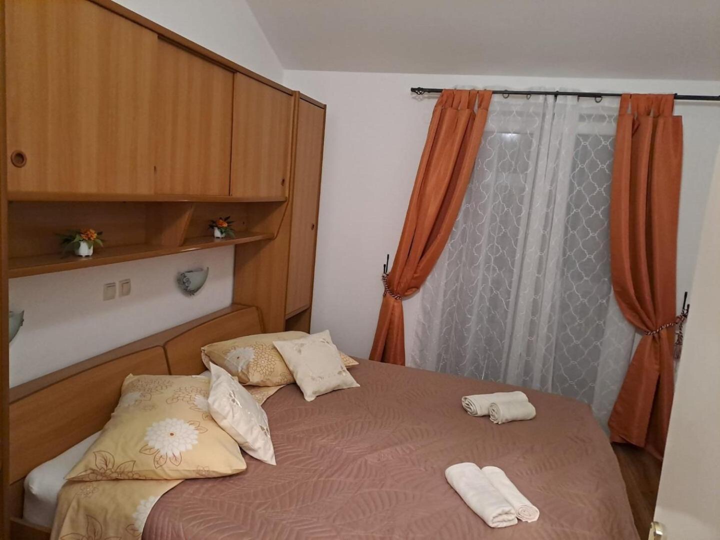 Apartments Mig - With Beautiful Garden Supetarska Draga Exterior photo