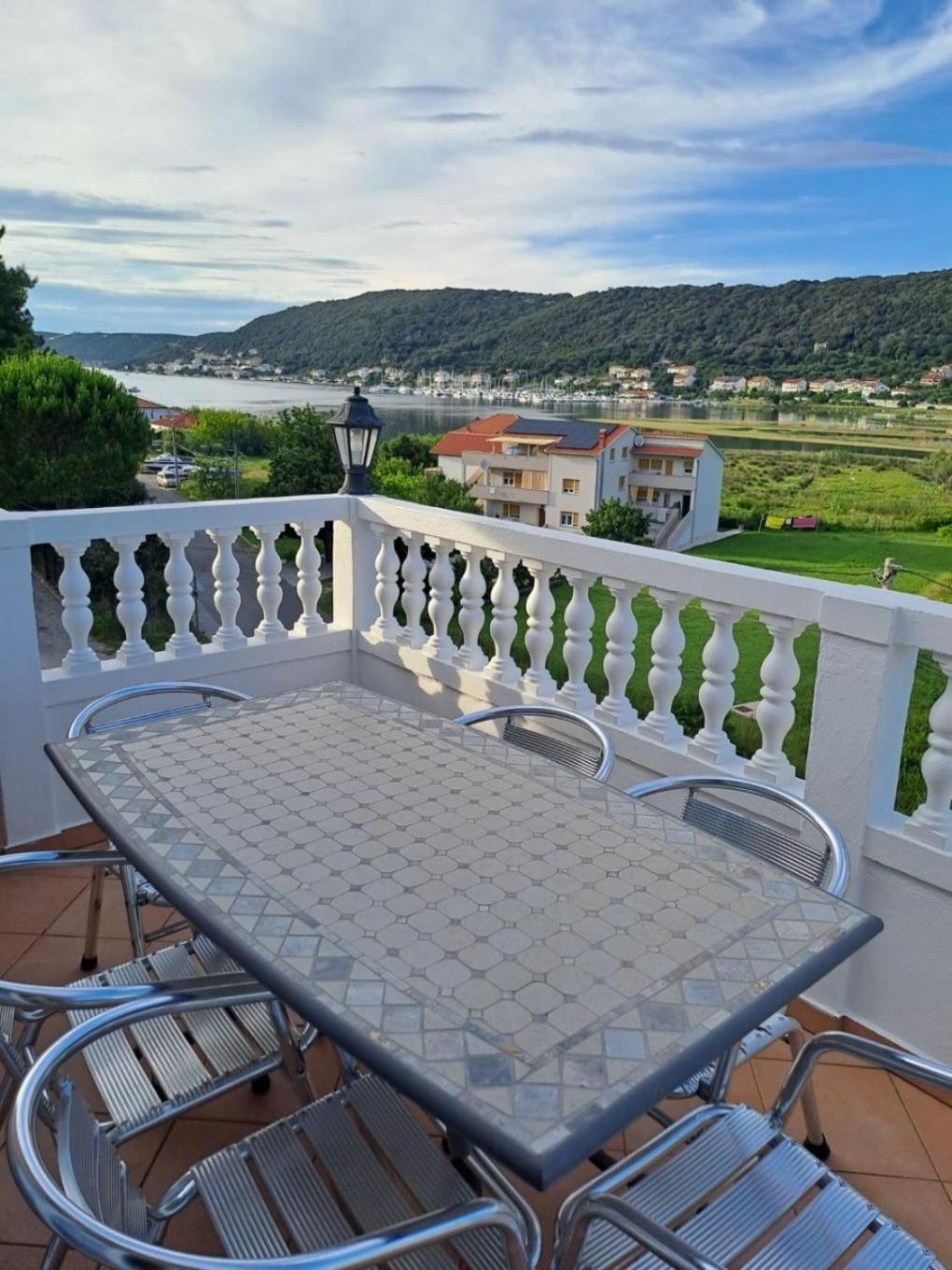 Apartments Mig - With Beautiful Garden Supetarska Draga Exterior photo