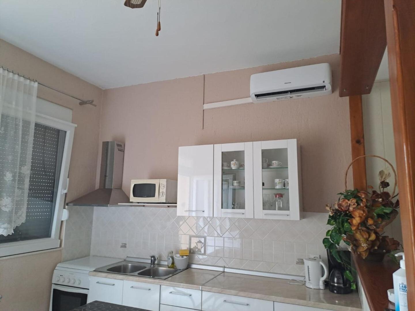 Apartments Mig - With Beautiful Garden Supetarska Draga Exterior photo